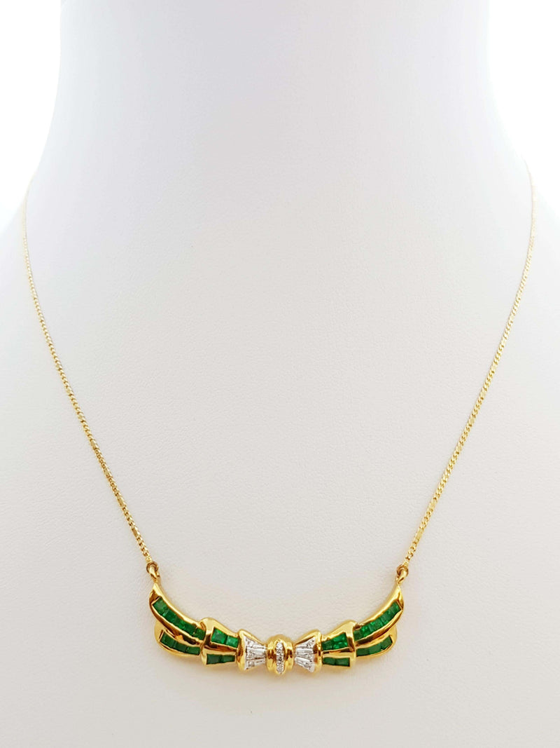 SJ2925 - Emerald with Diamond Necklace Set in 18 Karat Gold Settings