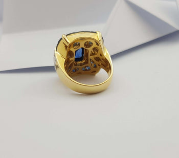 SJ2495 - Blue Sapphire and Diamond Ring Set in 18 Karat Gold Settings