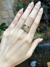 SJ2432 - Diamond Ring Set in 18 Karat Gold Settings