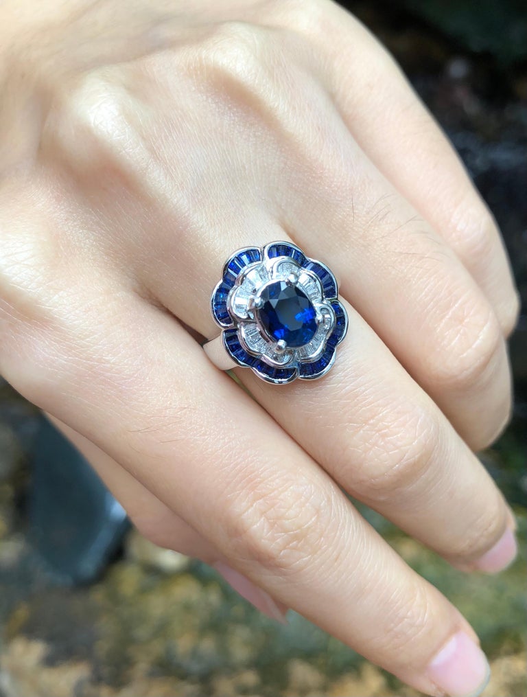 SJ1366 - Blue Sapphire with Diamond Ring Set in 18 Karat White Gold Settings