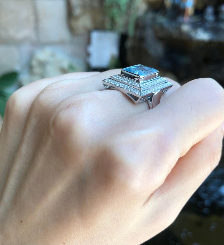 SJ6187 - Carved Aquamarine with Diamond Ring Set in 18 Karat White Gold Settings