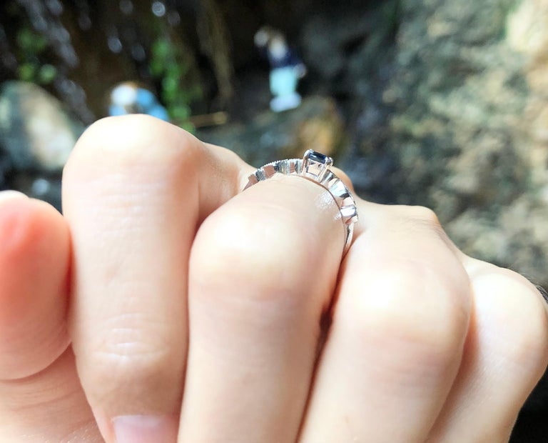 SJ2732 - Blue Sapphire with Diamond Ring Set in 18 Karat White Gold Settings