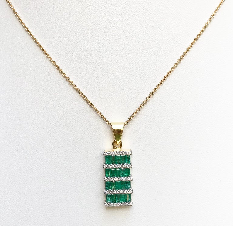 SJ1910 - Emerald with Diamond Pendant Set in 18 Karat Gold Setting