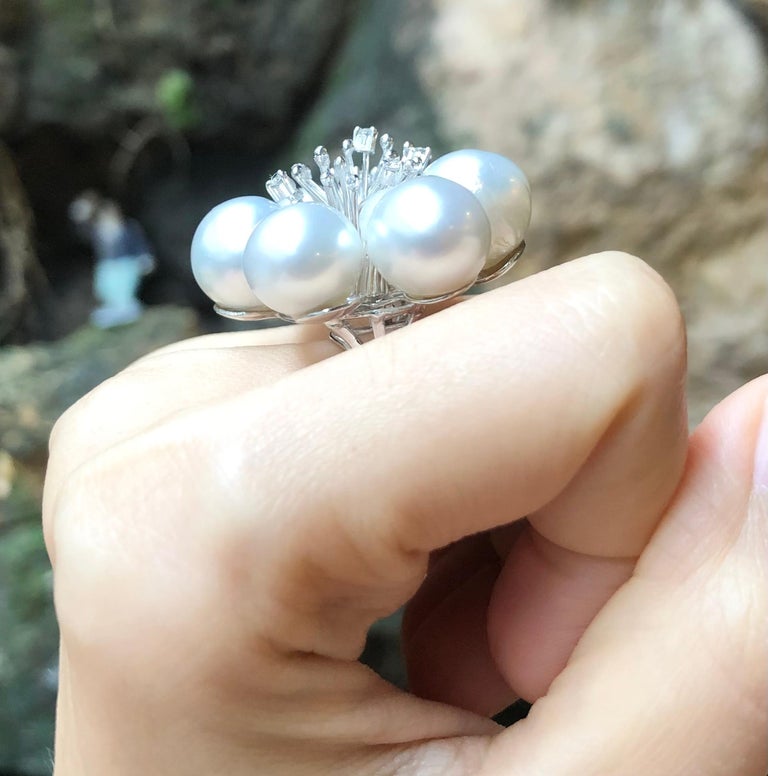 SJ1180 - South Sea Pearl with Diamond Ring Set in 18 Karat White Gold Settings