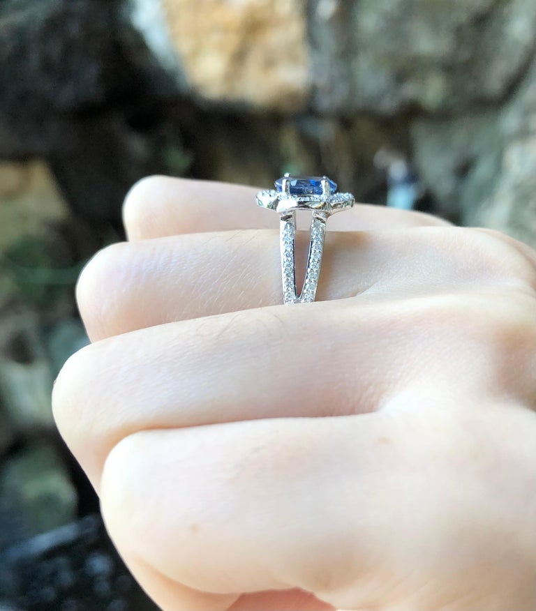 SJ2984 - Blue Sapphire with Diamond Ring Set in 18 Karat White Gold Settings