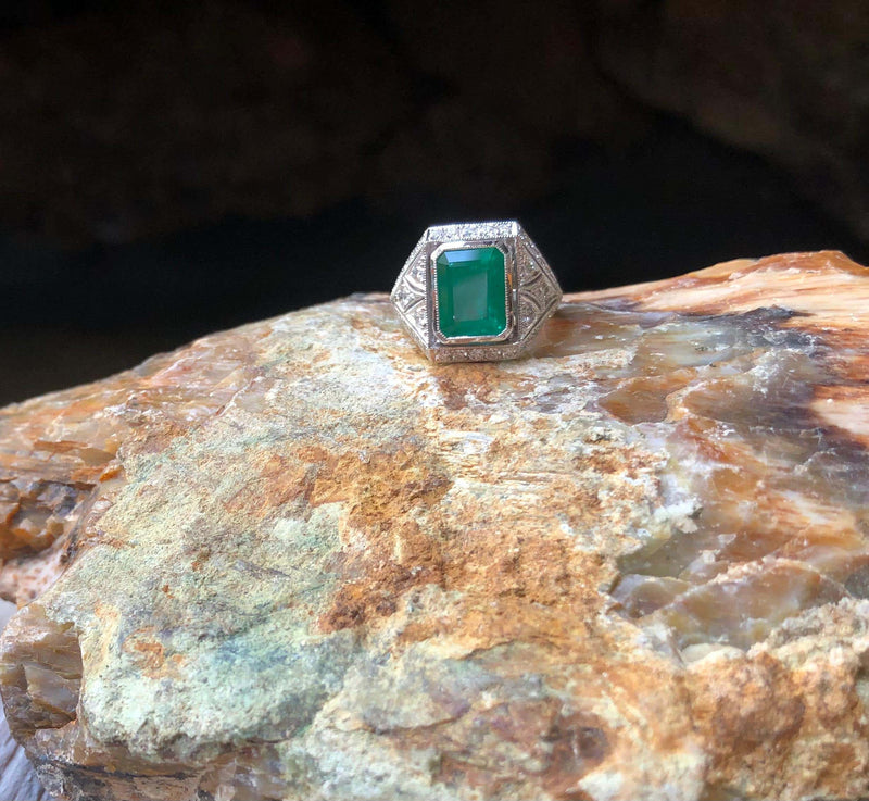 SJ2449 - Emerald with Diamond Ring Set in 18 Karat White Gold Settings
