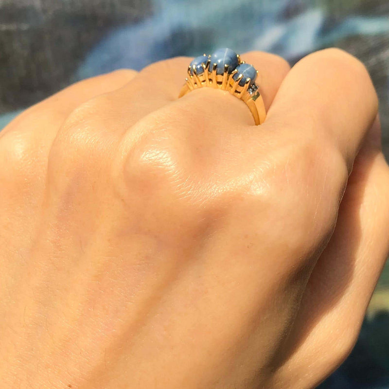 JR0041O - Blue Star Sapphire & Diamond Ring set in 18 Karat Gold Setting