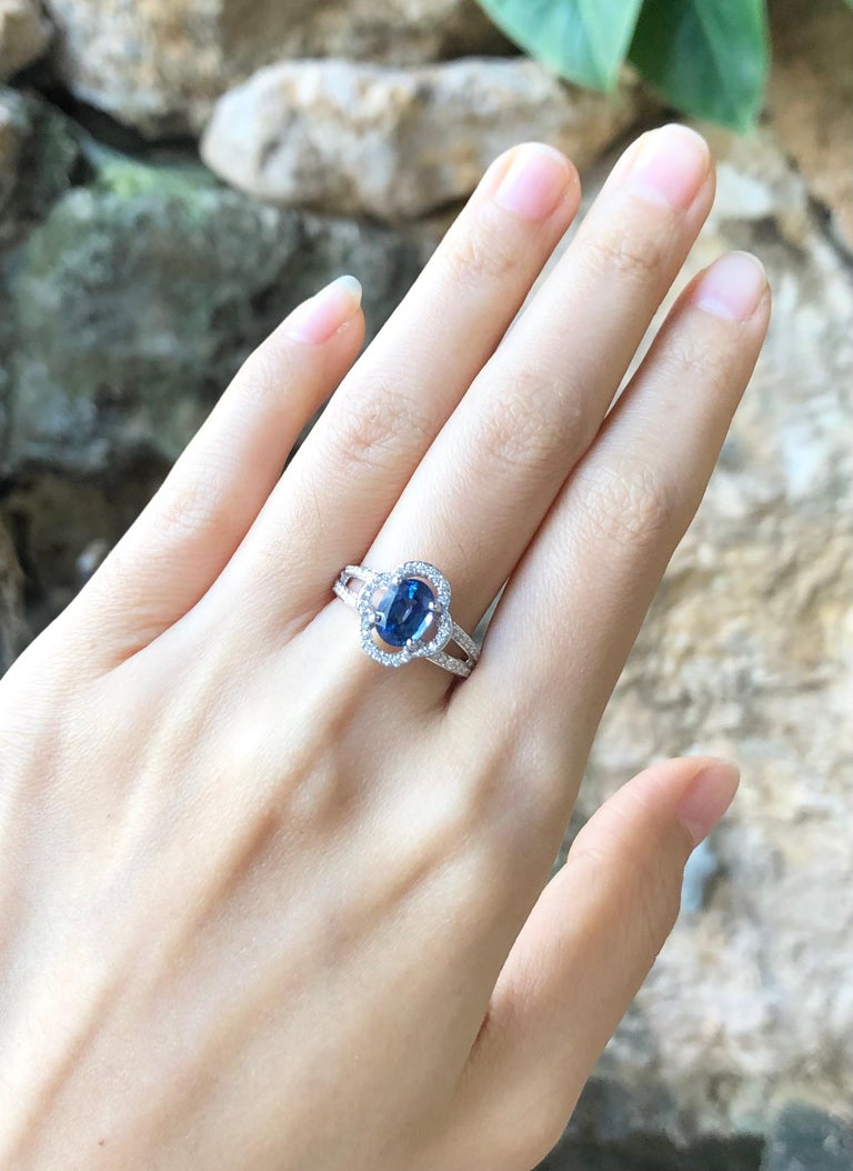 SJ2984 - Blue Sapphire with Diamond Ring Set in 18 Karat White Gold Settings