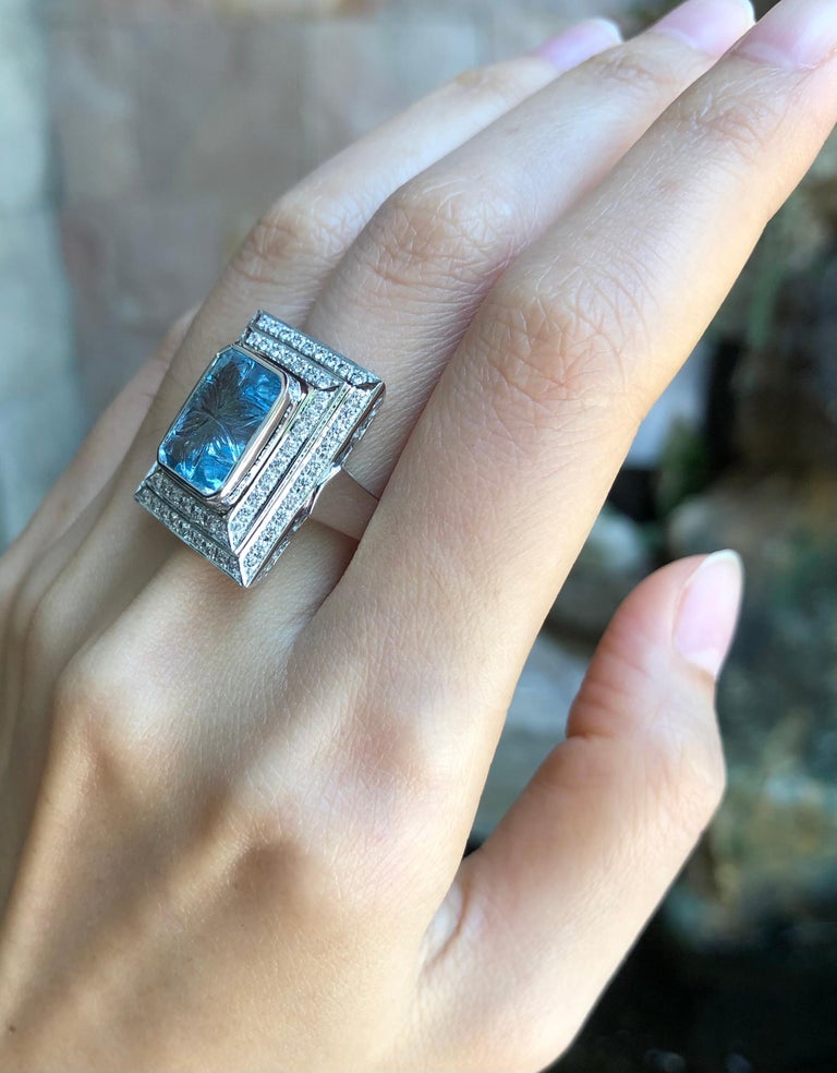 SJ6187 - Carved Aquamarine with Diamond Ring Set in 18 Karat White Gold Settings