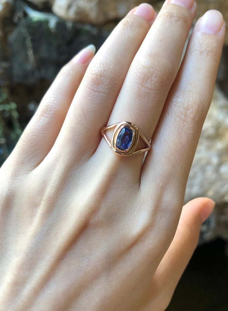 SJ1540 - Blue Sapphire Ring Set in 18 Karat Rose Gold Settings