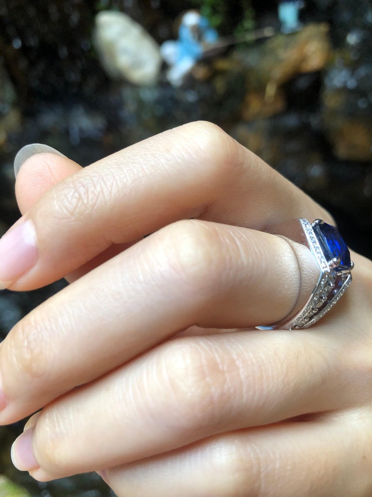 SJ6134 - Certified Ceylon Blue Sapphire with Diamond Ring Set in 18 Karat White Gold