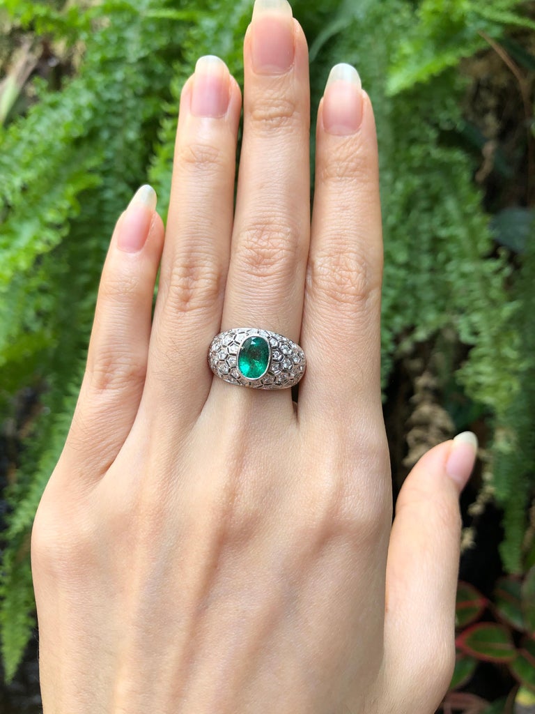 SJ2348 - Emerald with Diamond Ring Set in 18 Karat White Gold Settings