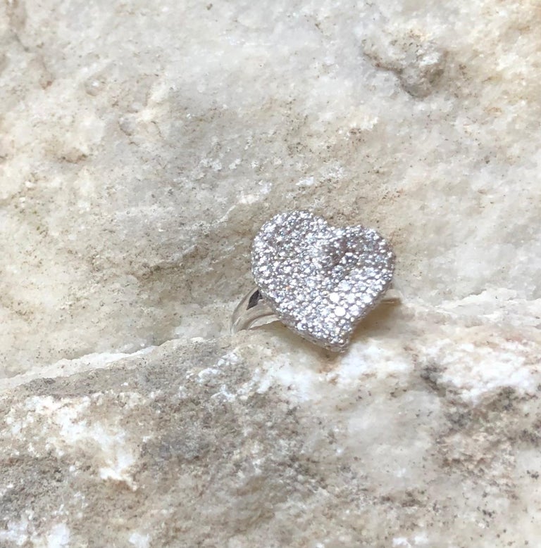 SJ1227 - Diamond Heart Ring Set in 18 Karat White Gold Settings