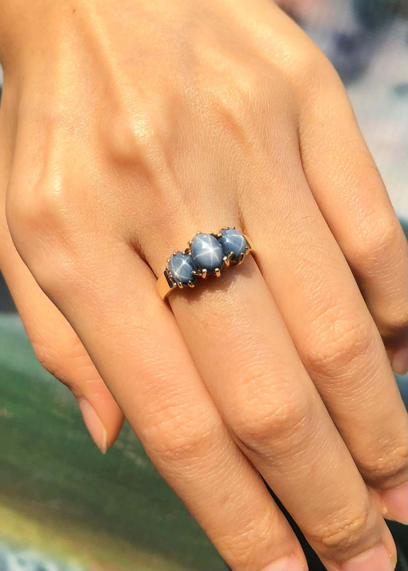 JR0041O - Blue Star Sapphire & Diamond Ring set in 18 Karat Gold Setting