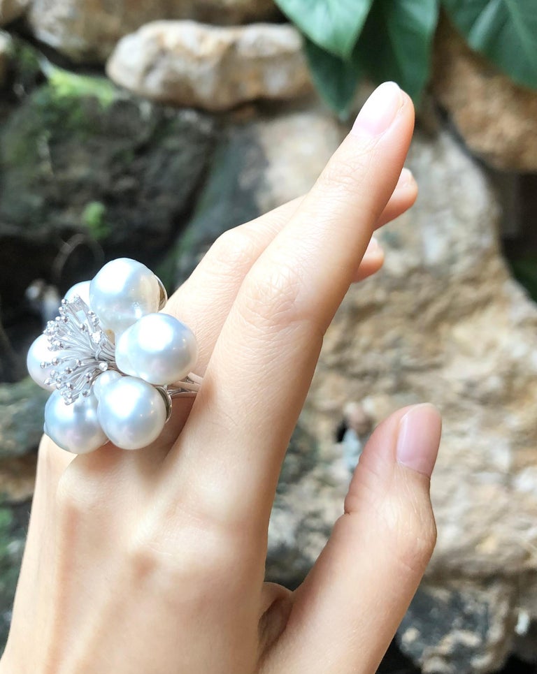 SJ1180 - South Sea Pearl with Diamond Ring Set in 18 Karat White Gold Settings