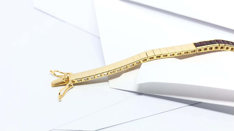 SJ2497 - Ruby Bracelet Set in 18 Karat Gold Settings