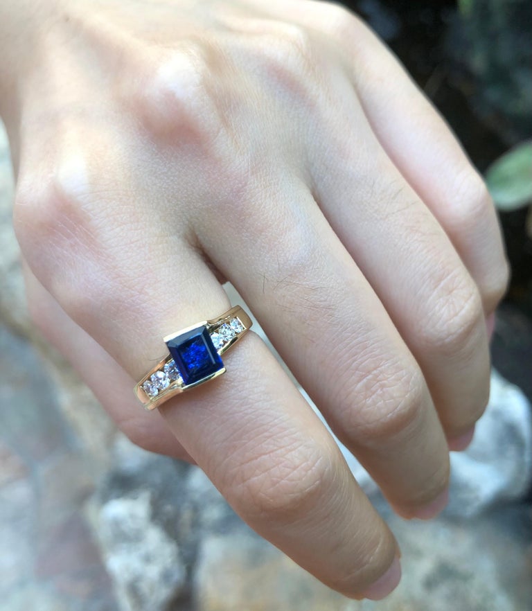 SJ6066 - Blue Sapphire with Diamond Ring Set in 18 Karat Gold Settings