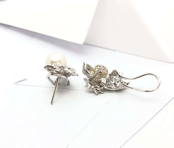 JE13156Z - Pearl & Diamond Earrings Set in 18 Karat White Gold Setting