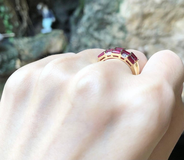 SJ1311 - Ruby with Diamond Ring Set in 18 Karat Gold Settings