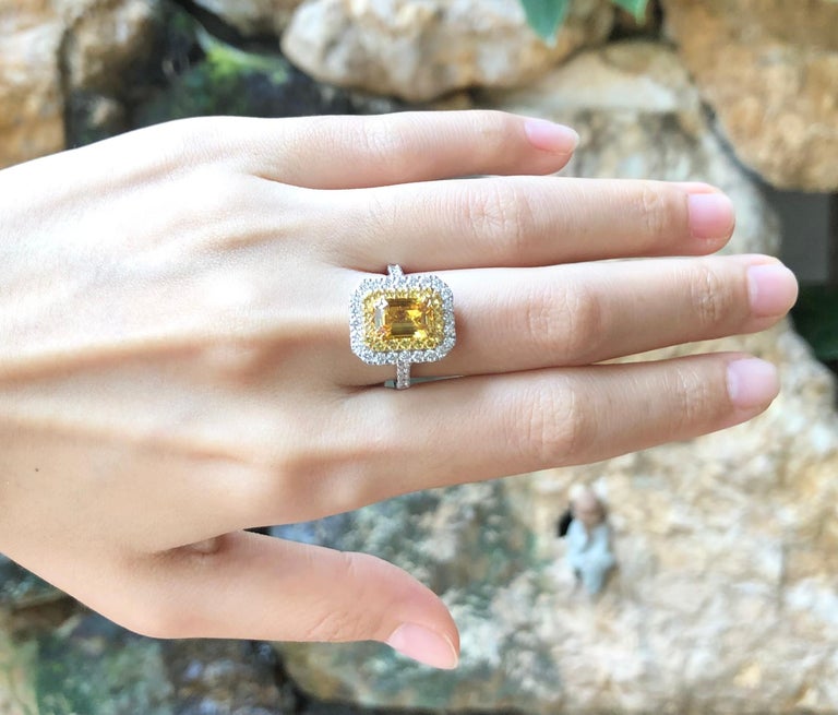 SJ3013 - Yellow Sapphire with Diamond Ring Set in 18 Karat White Gold Settings