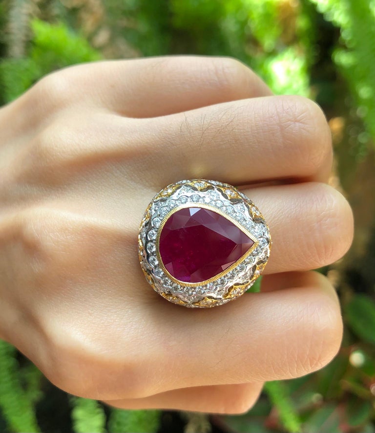 SJ1518 - Pear Shape Ruby with Diamond Ring Set in 18 Karat Gold Settings