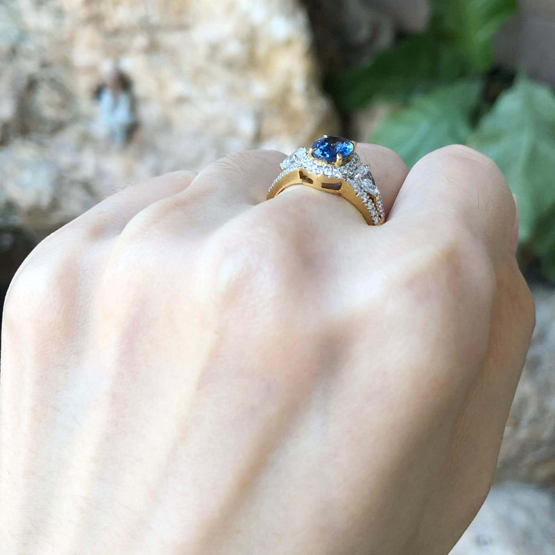 SJ3243 - Blue Sapphire with Diamond Ring Set in 18 Karat Gold Settings