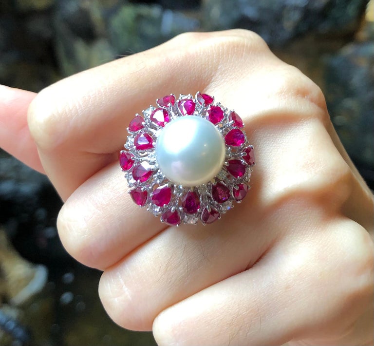 SJ1426 - South Sea Pearl with Ruby and Diamond Ring Set in 18 Karat White Gold Settings