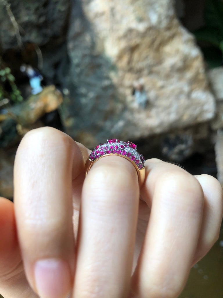 SJ1531 - Pink Sapphire with Diamond Ring Set in 18 Karat Rose Gold Settings