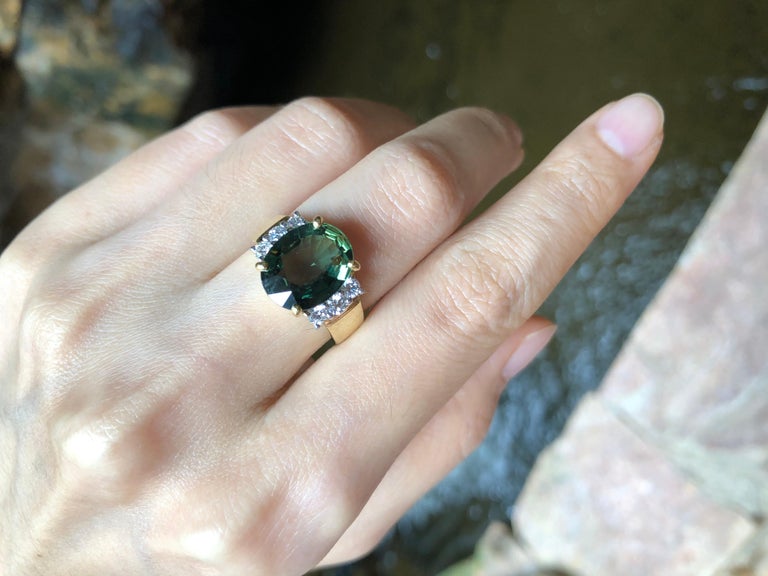 SJ6239 - Green Sapphire with Diamond Ring Set in 18 Karat Gold Settings