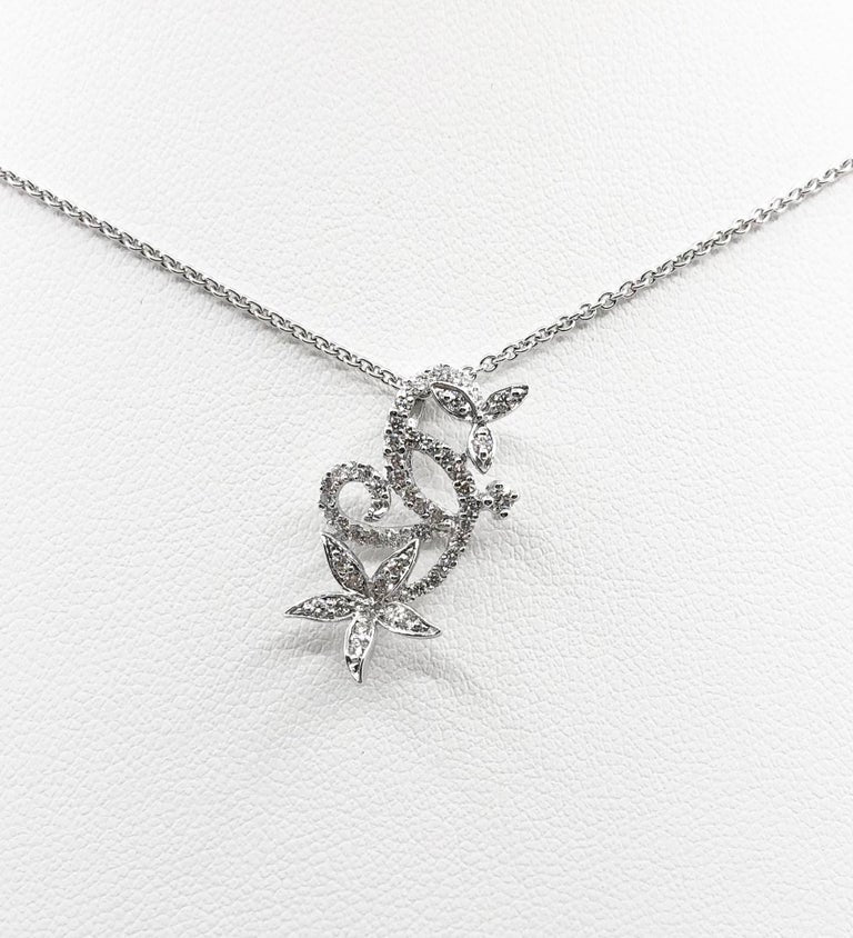 SJ1189 - Diamond Pendant Set in 18 Karat White Gold Settings