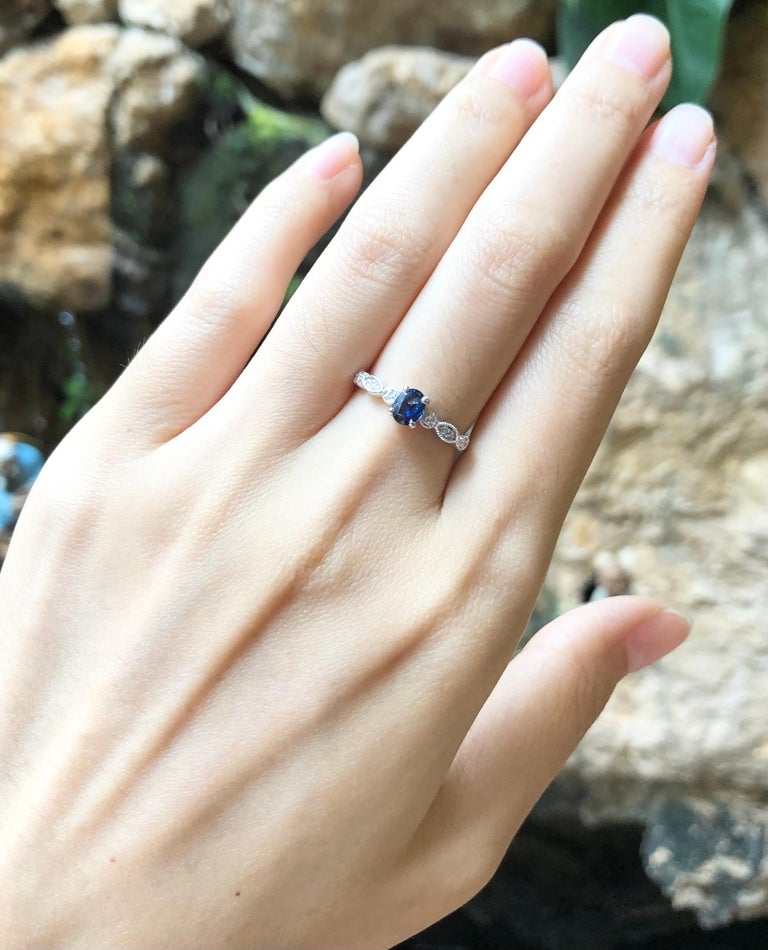 SJ2732 - Blue Sapphire with Diamond Ring Set in 18 Karat White Gold Settings