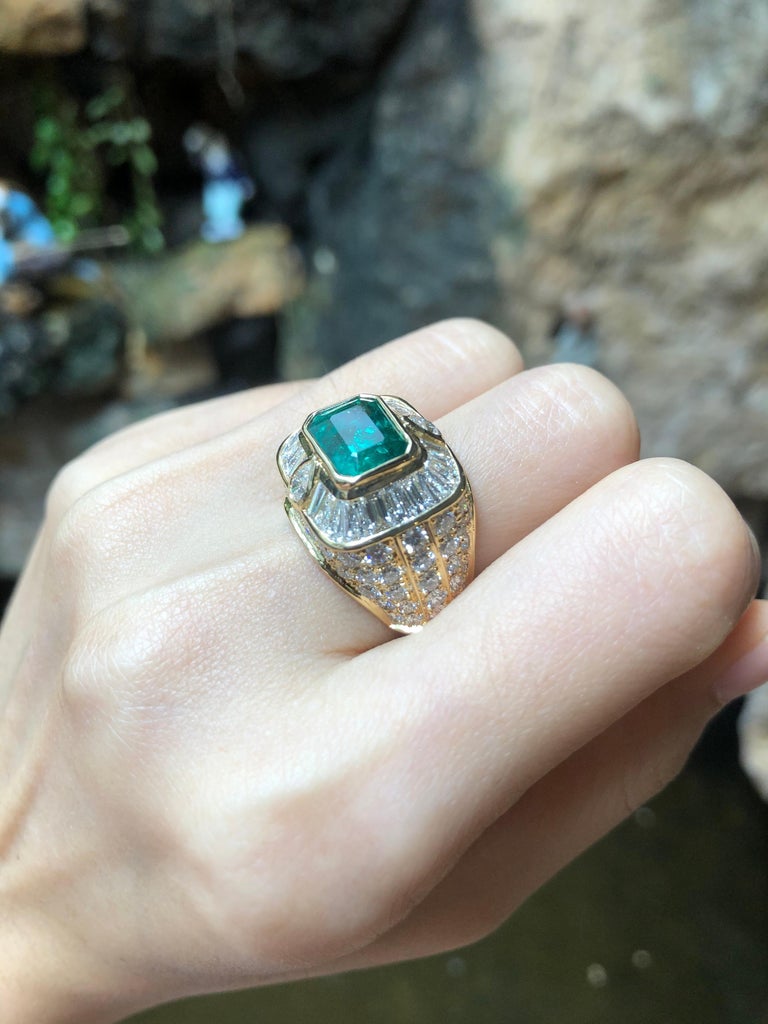 SJ1654 - GIA Certified Emerald with Diamond Ring Set in 18 Karat Gold Settings
