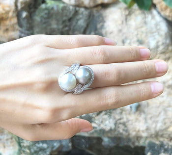 SJ1154 - South Sea Pearl with Diamond Ring Set in 18 Karat White Gold Settings