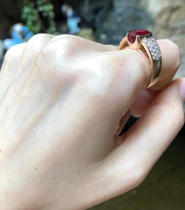SJ1971 - Ruby with Diamond Ring Set in 18 Karat Rose Gold Settings