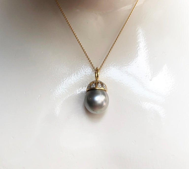 SJ2253 - South Sea Pearl with Diamond Pendant Set in 18 Karat Gold Settings