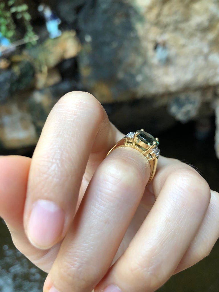 SJ6239 - Green Sapphire with Diamond Ring Set in 18 Karat Gold Settings