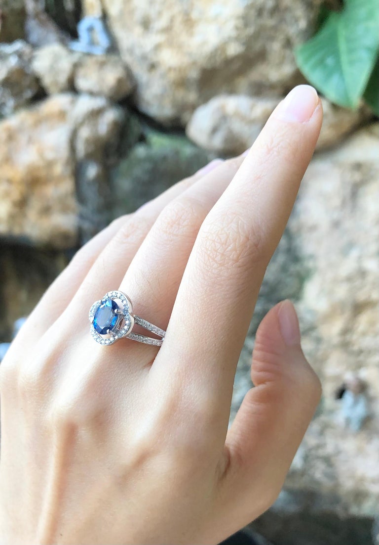 SJ2984 - Blue Sapphire with Diamond Ring Set in 18 Karat White Gold Settings