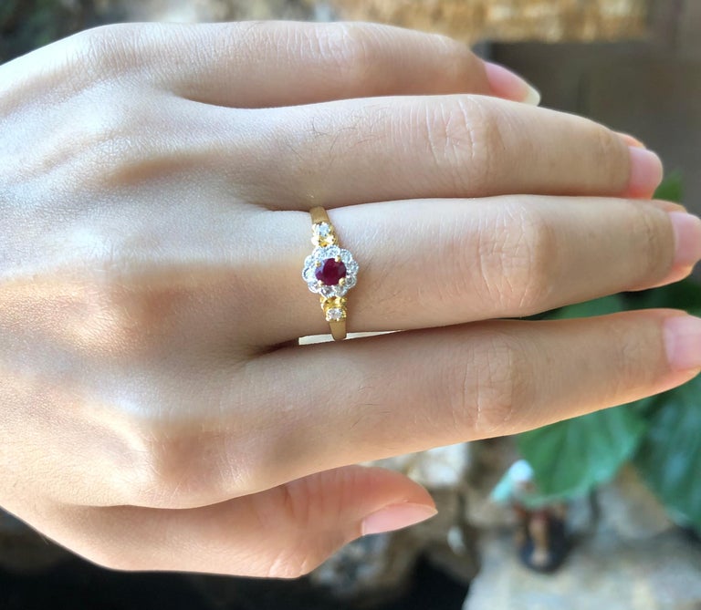 SJ6180 - Ruby 0.20 Carat with Diamond 0.12 Carat Ring Set in 18 Karat Gold Settings