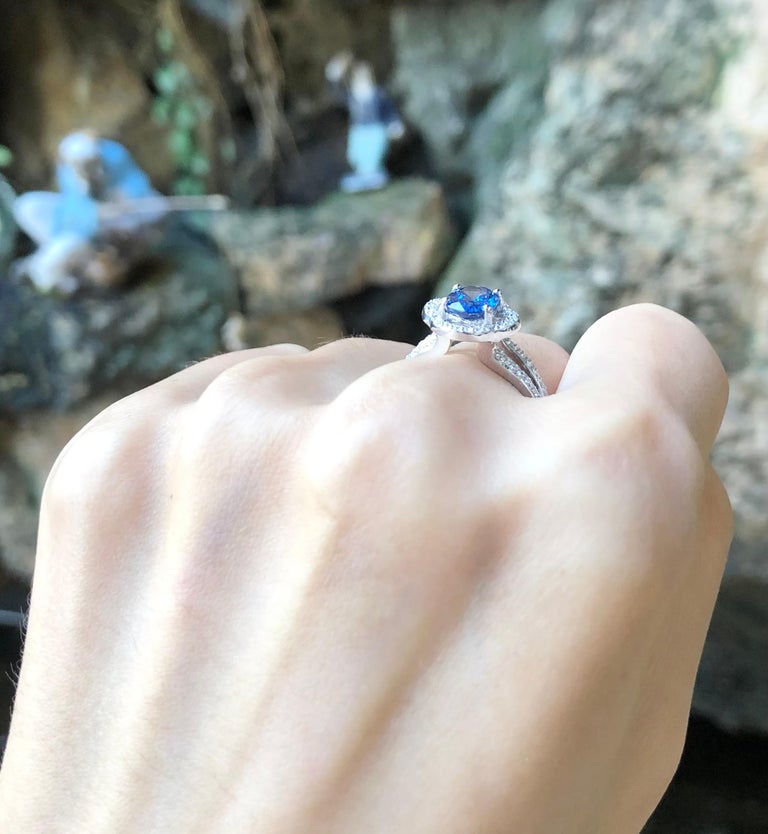 SJ2984 - Blue Sapphire with Diamond Ring Set in 18 Karat White Gold Settings