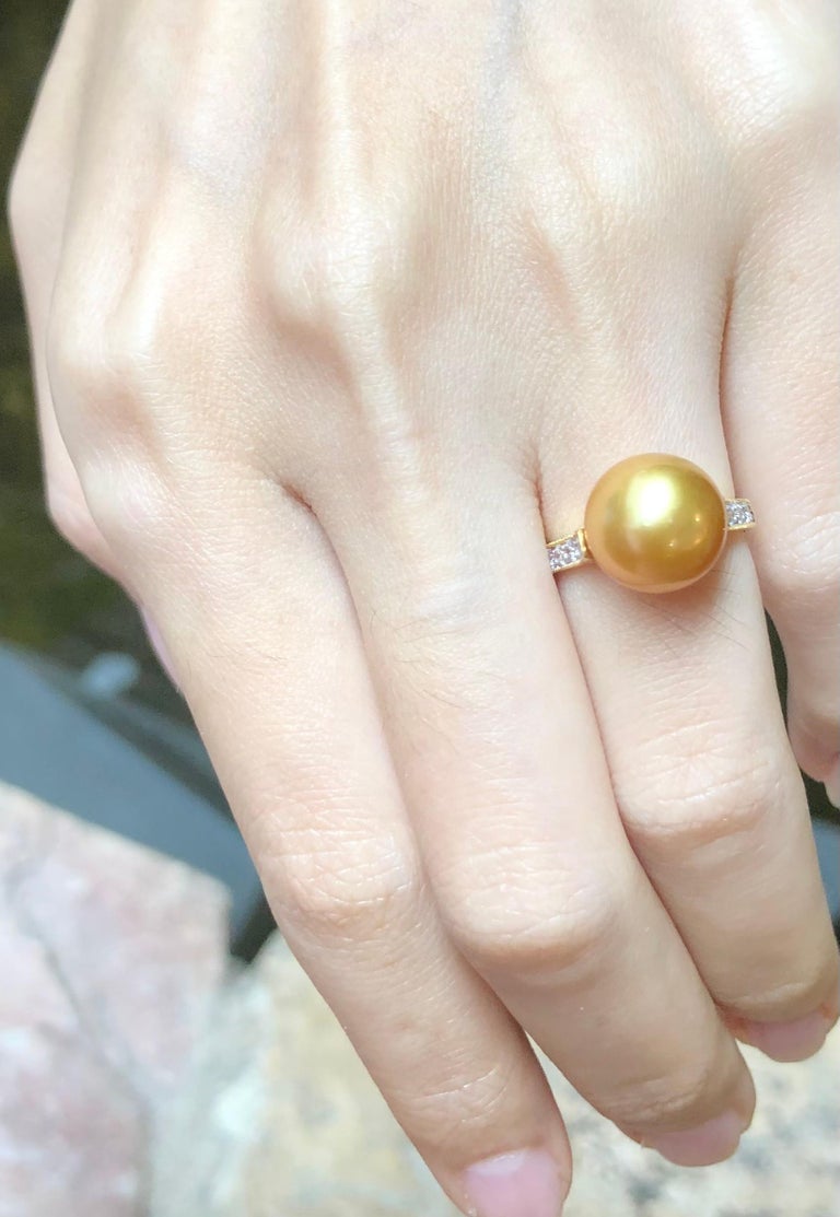 SJ1213 - Golden South Sea Pearl with Diamond Ring Set in 18 Karat Gold Settings