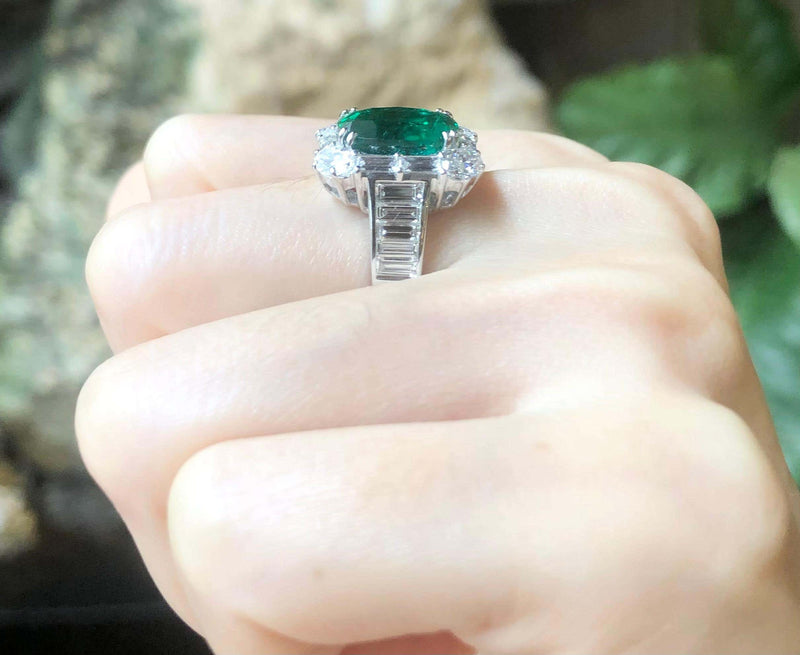 SJ6265 - Certified 4cts Zambian Emerald with Diamond Ring Set in 18 Karat White Gold