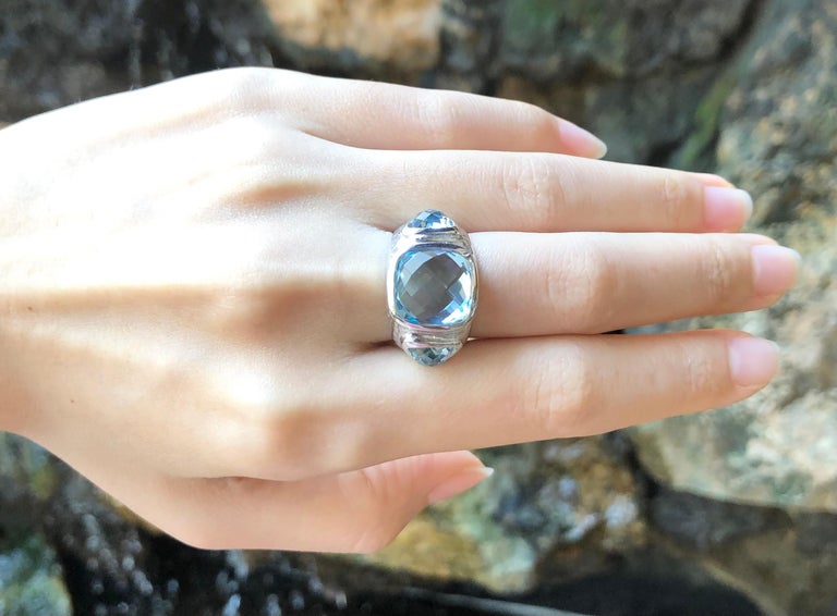 SJ3203 - Blue Topaz Ring set in Silver Settings