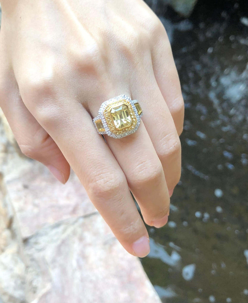 JR0303P - Yellow Sapphire & Diamond Ring Set in 18 Karat White Gold Setting