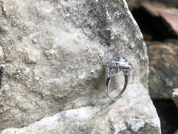 SJ1486 - Diamond Ring Set in 18 Karat White Gold Settings