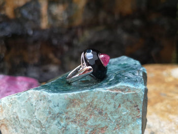 SJ6297 - Cabochon Ruby with Onyx Ring Set in 18 Karat White Gold Settings