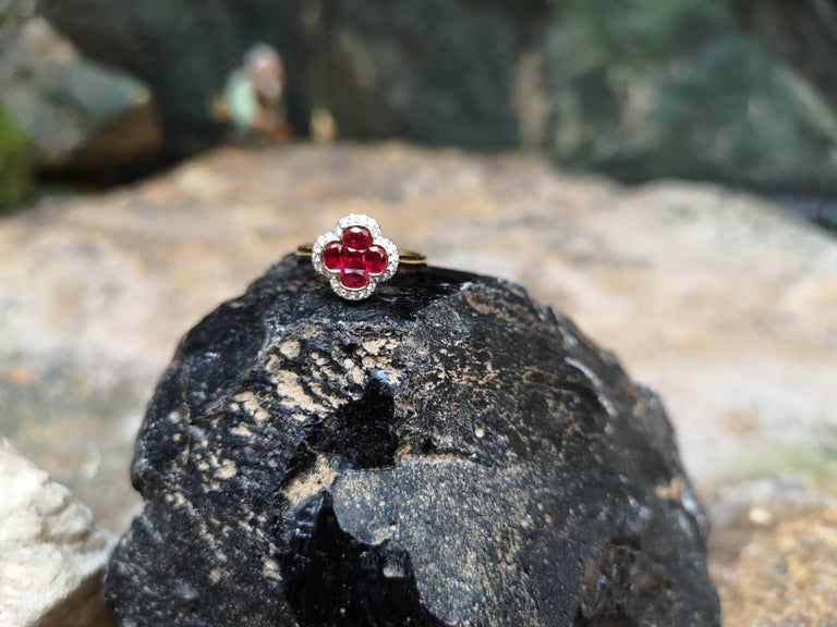 SJ2596 - Ruby with Diamond Clover Ring Set in 18 Karat Gold Settings