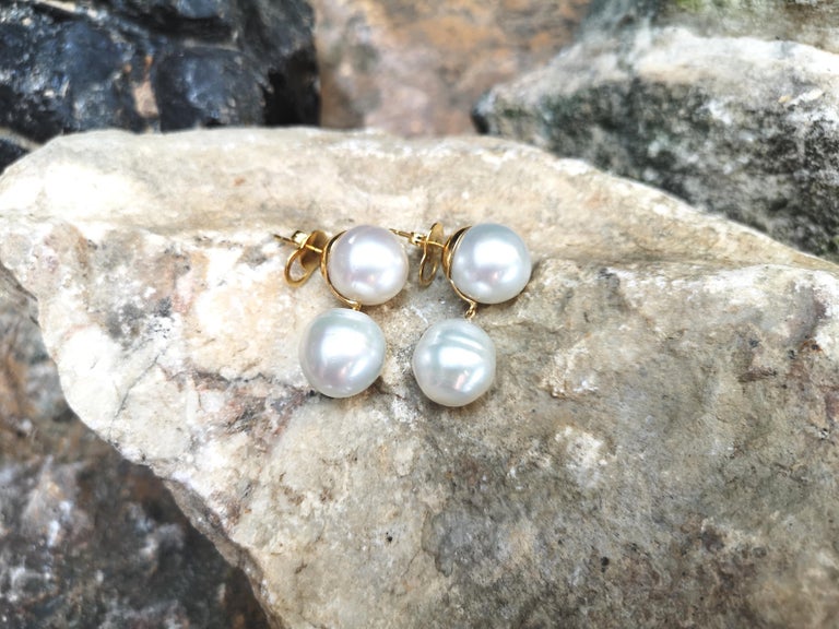 JE0409R - South Sea Pearl Earrings Set in 18 Karat Gold Setting