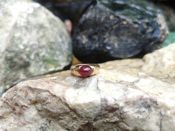 SJ2572 - Cabochon Ruby with Diamond Ring Set in 18 Karat Rose Gold Settings