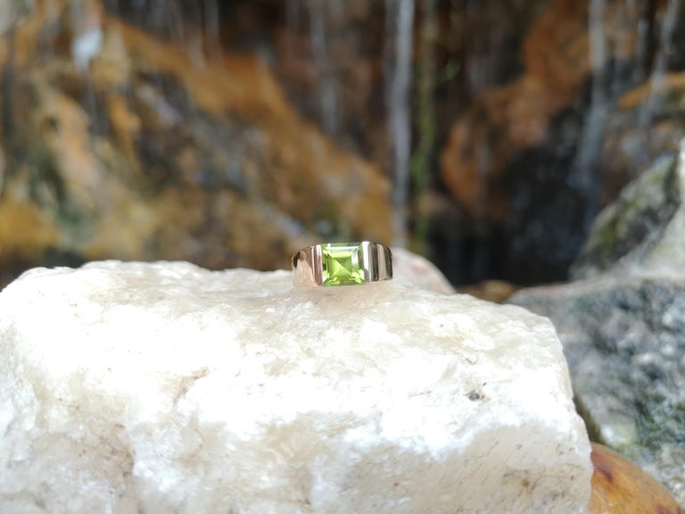 SJ2169 - Peridot Ring Set in 18 Karat Rose Gold Settings