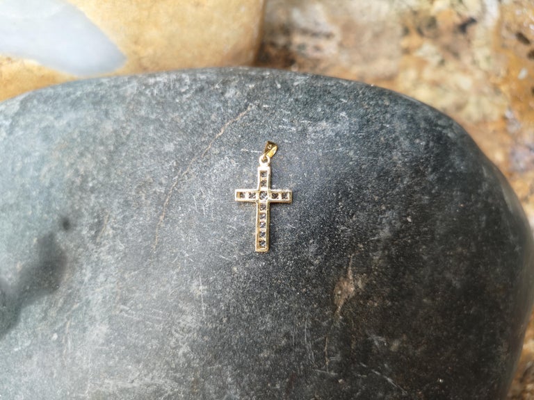 SJ2326 - White Sapphire Cross Pendant Set in 18 Karat Gold Settings